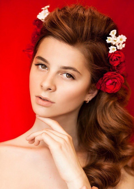 Nastya Petushkina by Nastya Talaiako
