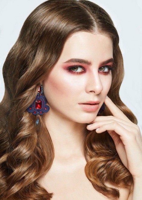 Nastya Petushkina by Natalya Vidykina