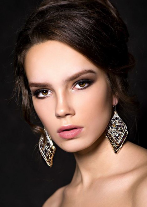 Diana Paplevka for Jewelry Collection by Victoiria Skorova