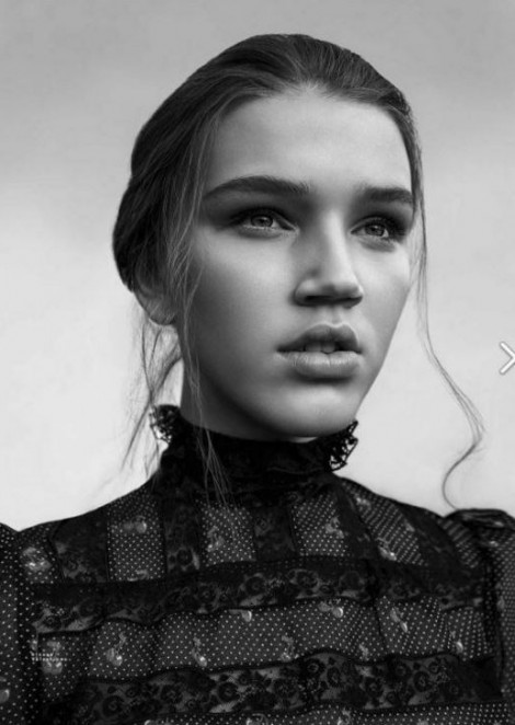 Elina Lobova for ЭШ Magazine