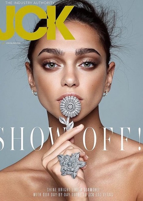 Женя Катова на обложке JCK Magazine